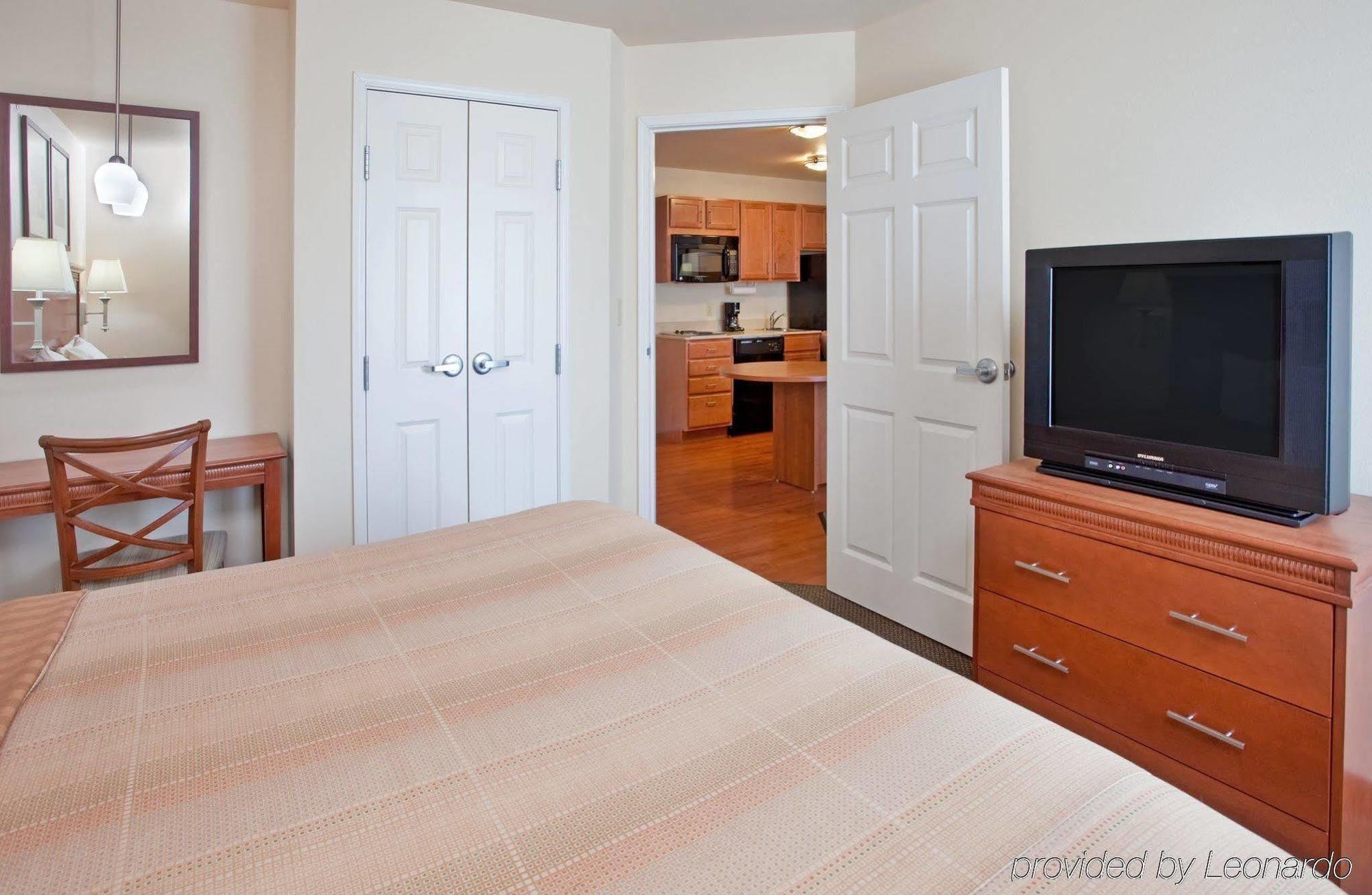 Candlewood South By Ihg 3* Springfield
