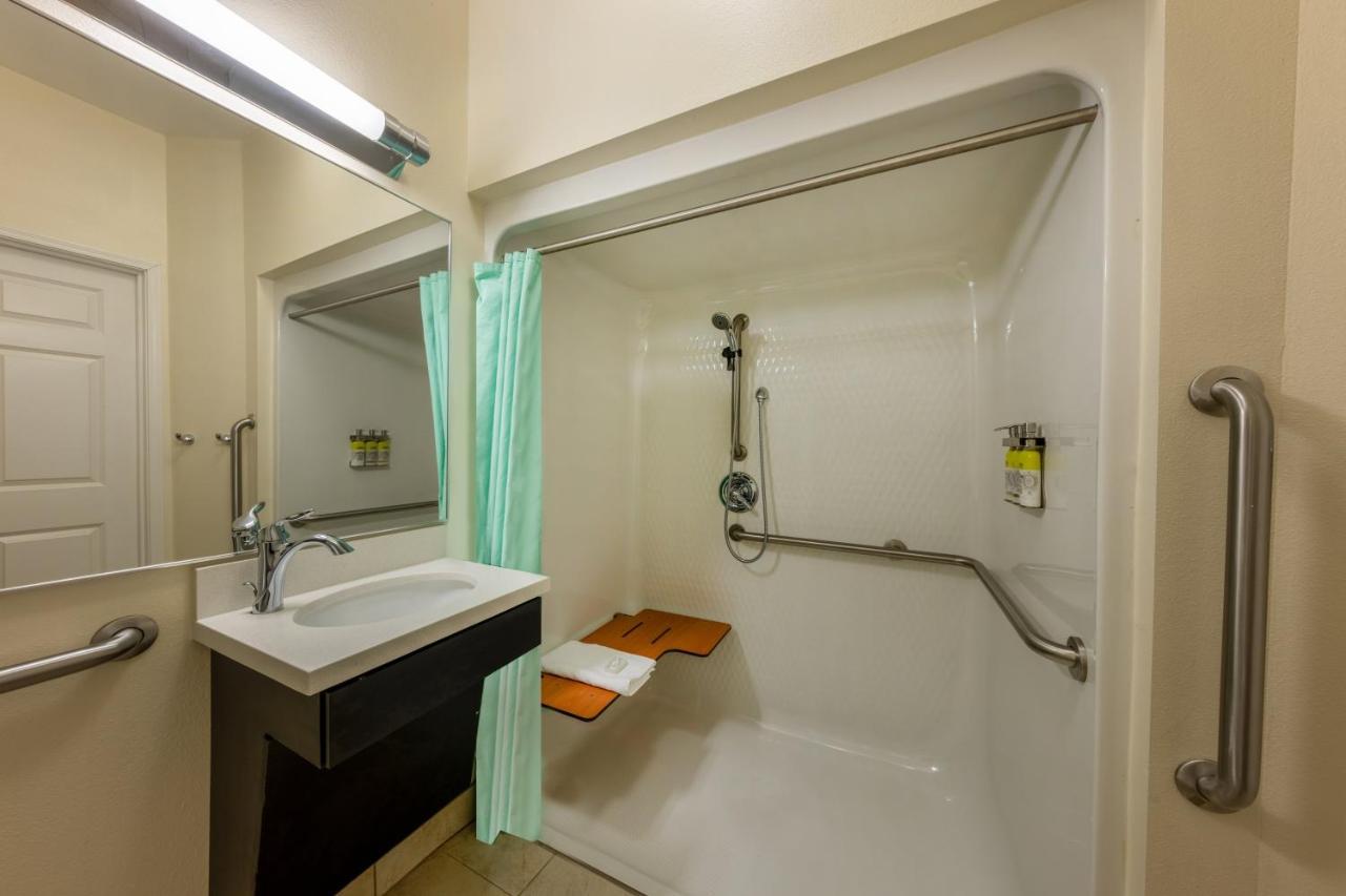 Candlewood South By Ihg Hotel Springfield