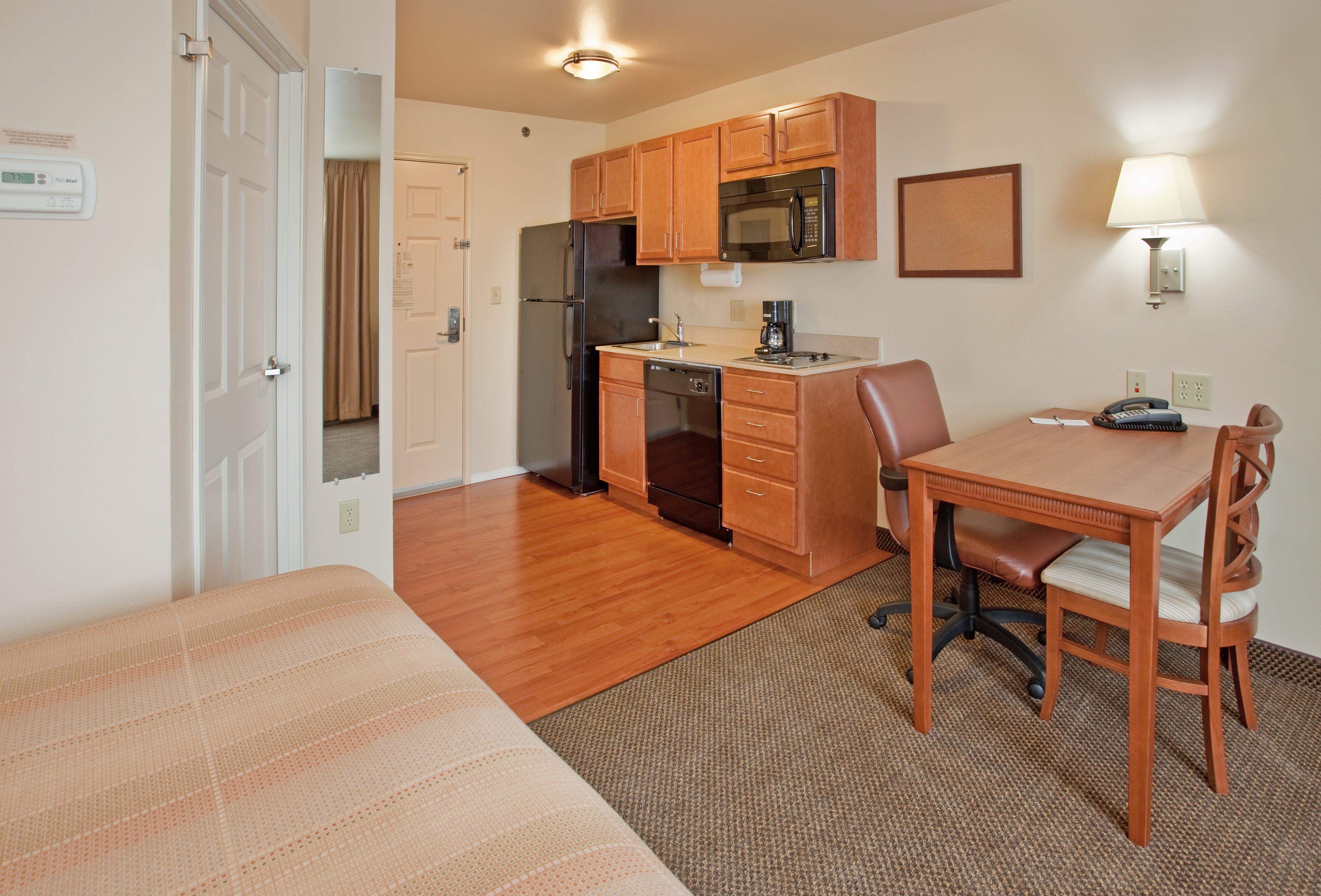 Candlewood South By Ihg Hotel Springfield