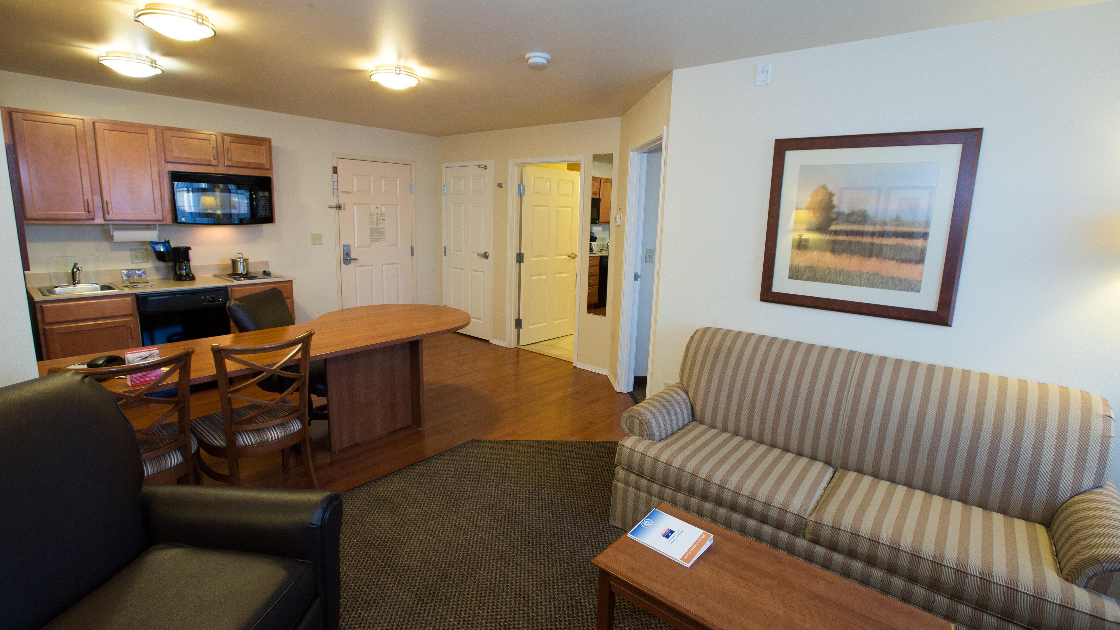 Hotel Candlewood South By Ihg Springfield